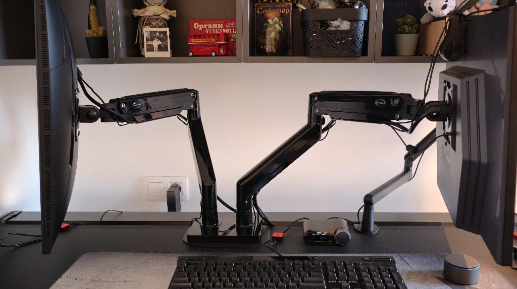 Invision MX900 Dual Monitor Arm, Enlèvement, Comme neuf, Connexion casque