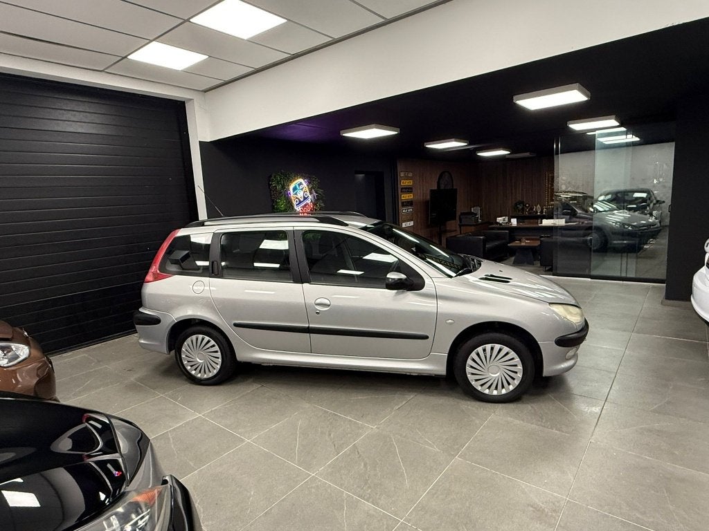PEUGEOT 206 BENZINE 60.000KM TOPSTAAT, Auto's, Bluetooth, Zwart, Bedrijf, 1200 cc