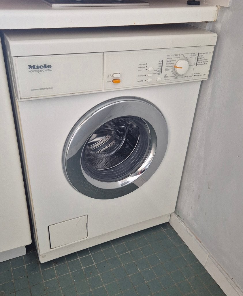 Lave-linge Miele 5kg, Electroménager, 1200 à 1600 tours, 4 à 6 kg, Programme lavage à la main, Chargeur frontal