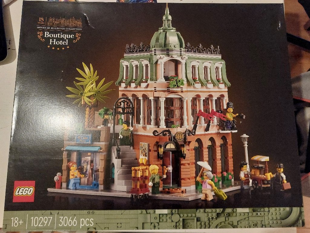 LEGO Icons: Boutique Hotel (10297), Kinderen en Baby's, Lego, Nieuw, Ophalen of Verzenden, Icons
