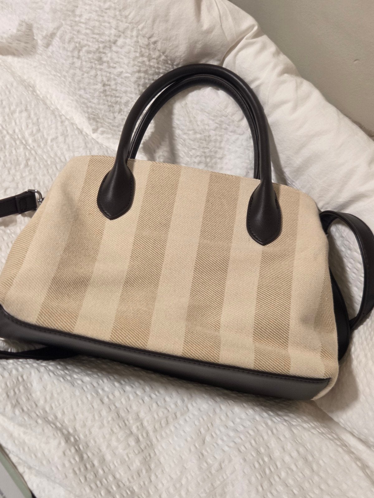 Sac Bugatti toile, Enlèvement