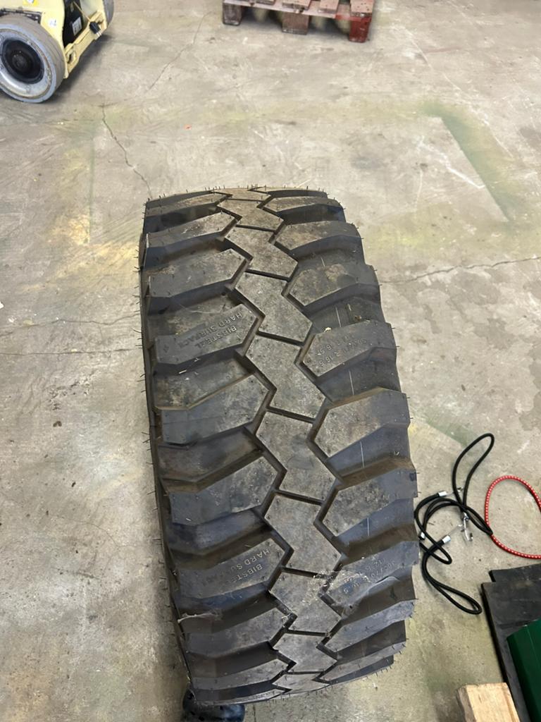 Bobcat / schranklader wiel, Zakelijke goederen, Landbouw | Werktuigen, Ophalen