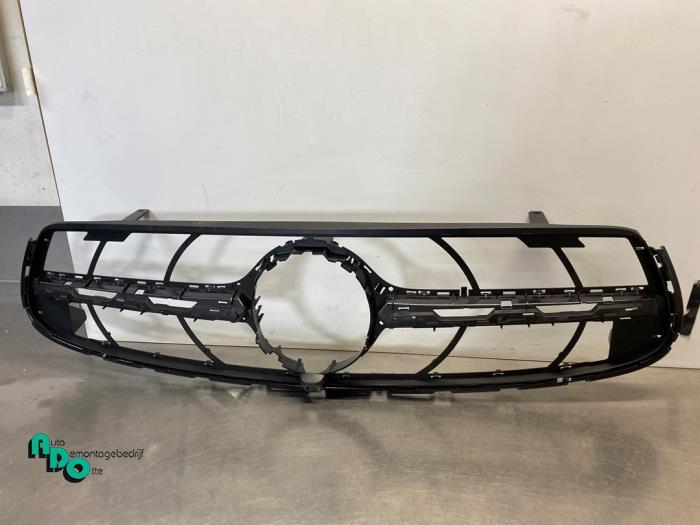 Calandre d'un Mercedes GLC-Klasse (GLC-Klasse 15-), Neuf, -, 3 mois de garantie, -