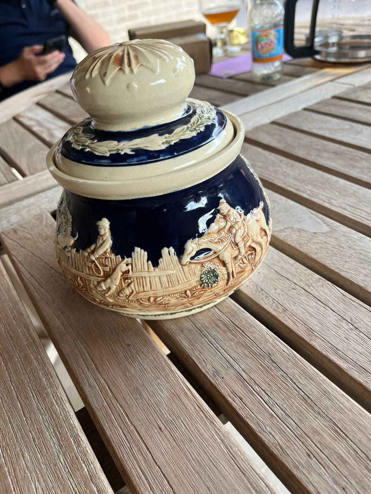 Pot à tabac, Enlèvement
