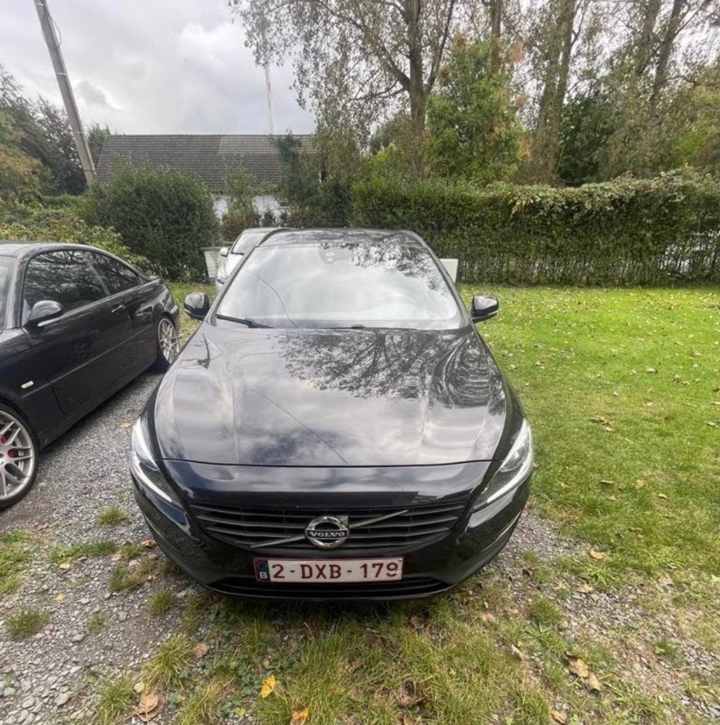 Volvo v60 2.0 diesel euro 6, Autos, Volvo, Cuir, Euro 6, Boîte manuelle, Noir