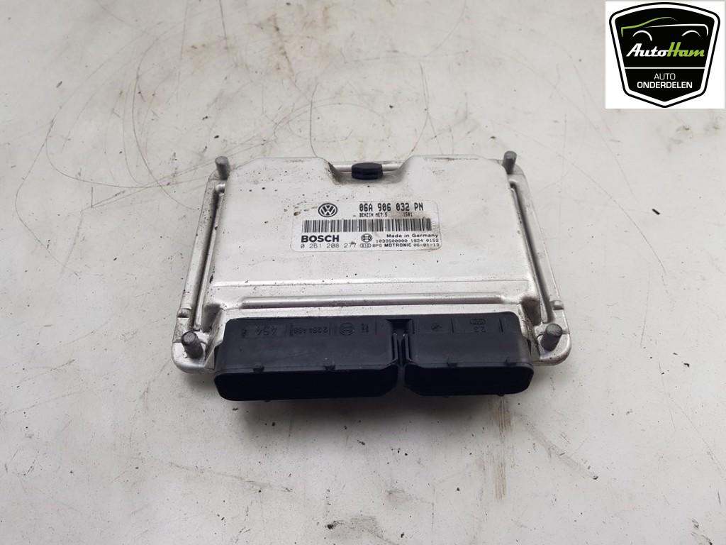 COMPUTER MOTOR Skoda Fabia (6Y2) (|06A906032PN|), Gebruikt, Skoda