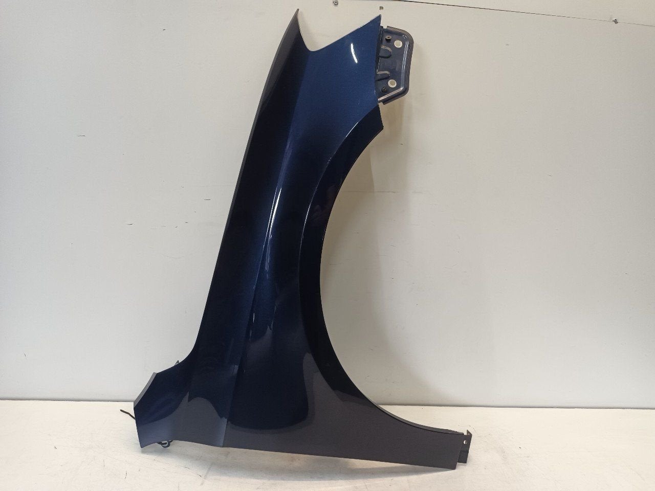 Spatbord rechts voor Volkswagen Passat, Onderdelen@venauto.nl, Van der Ven Autorecycling B.V., Gebruikt, Ettenseweg 76, 4706 PB Roosendaal, The Netherlands