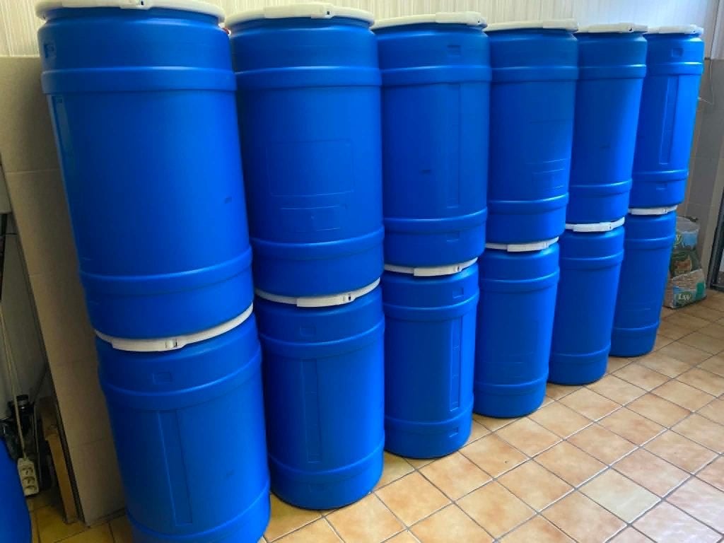 Water-voedertonnen 120 liter !(als nieuw), Weidegang