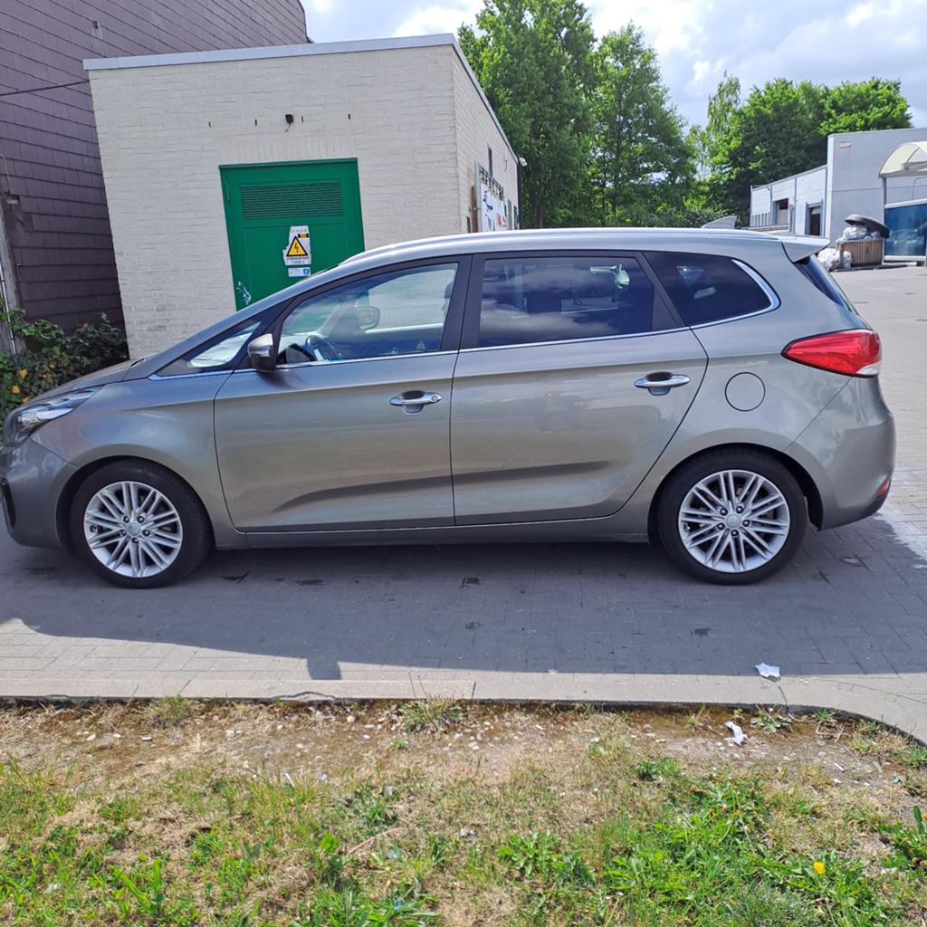 Kia carens 1.7 2017 7 zitplaatsen, Autos, Kia, Argent ou Gris, Achat, Euro 6, 7 places