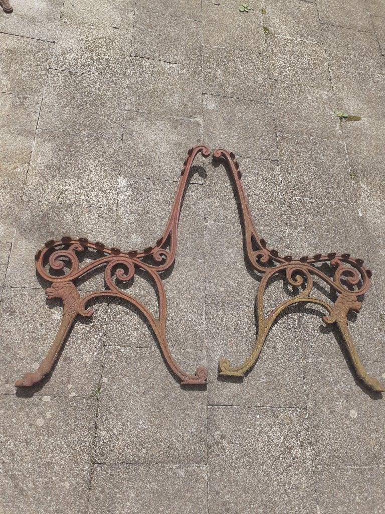 PAAR GIETIJZEREN BANKPOTEN (het paar)., Tuin en Terras, Tuinbanken, Zo goed als nieuw, Overige materialen, Ophalen