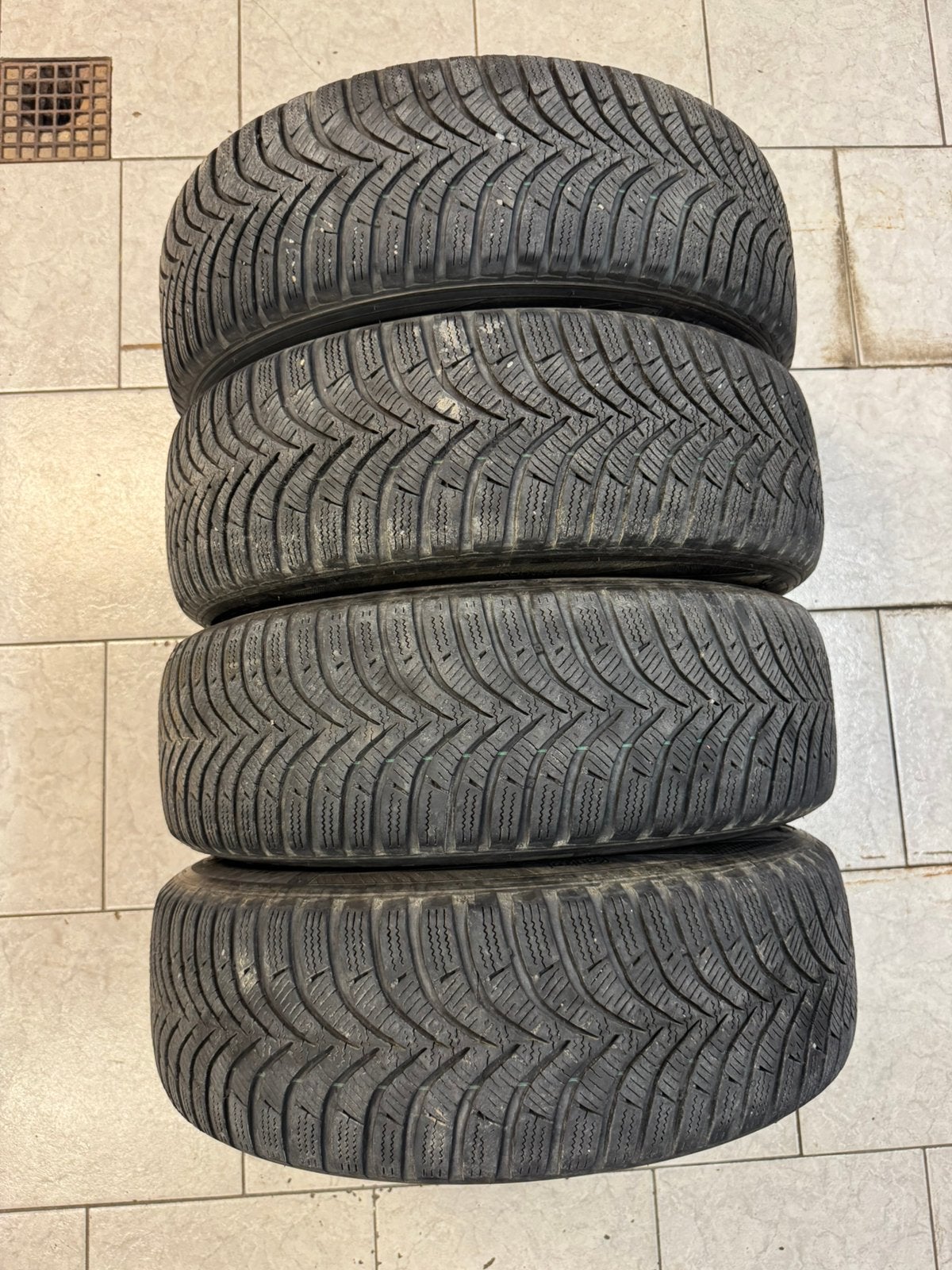 Kit hiver 4x100 – 4 Jantes tôle + pneus Hankook, Enlèvement