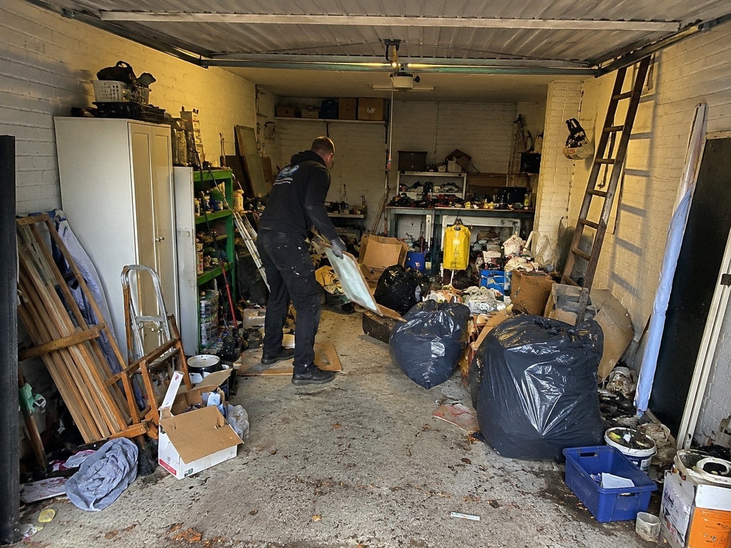 Garage, kelder of opslagruimte laten leegmaken?

Staat uw g