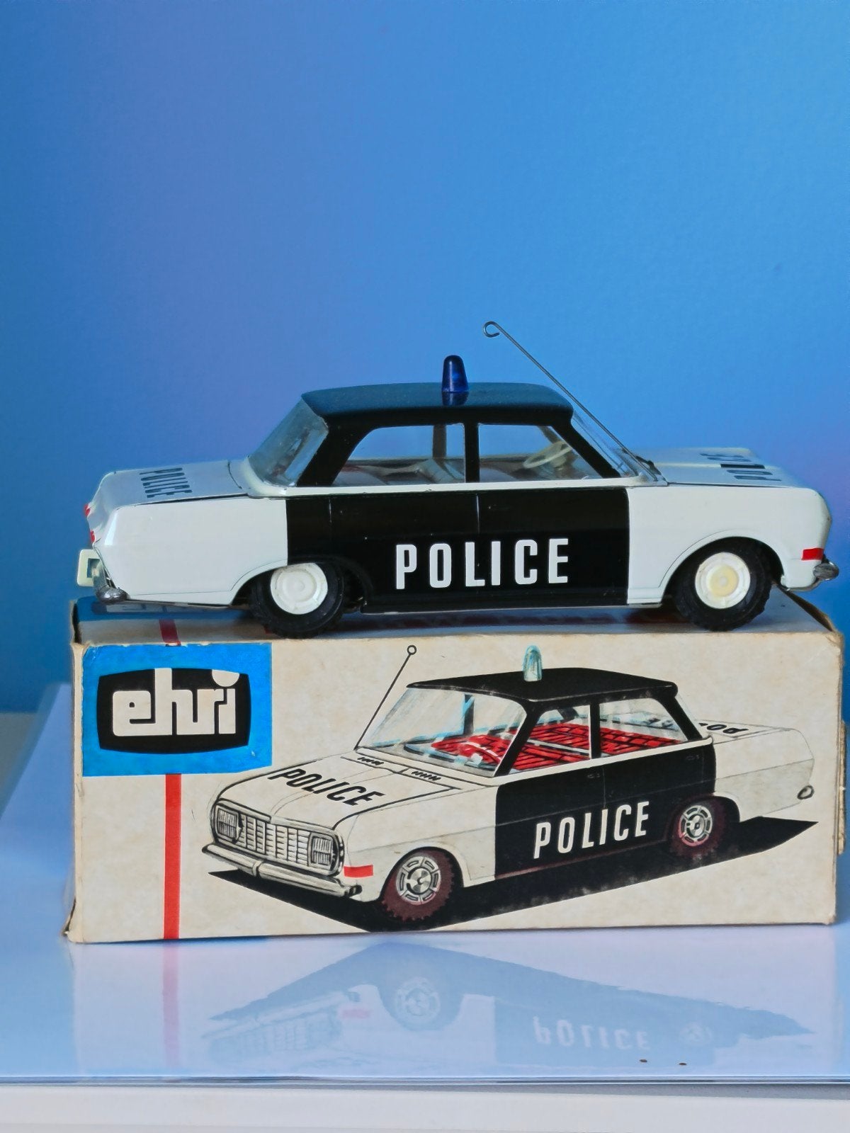Miniatuur politieauto met metalen frictie vintage/collector, Hobby en Vrije tijd, Verzenden, Nieuw, Auto, Overige merken