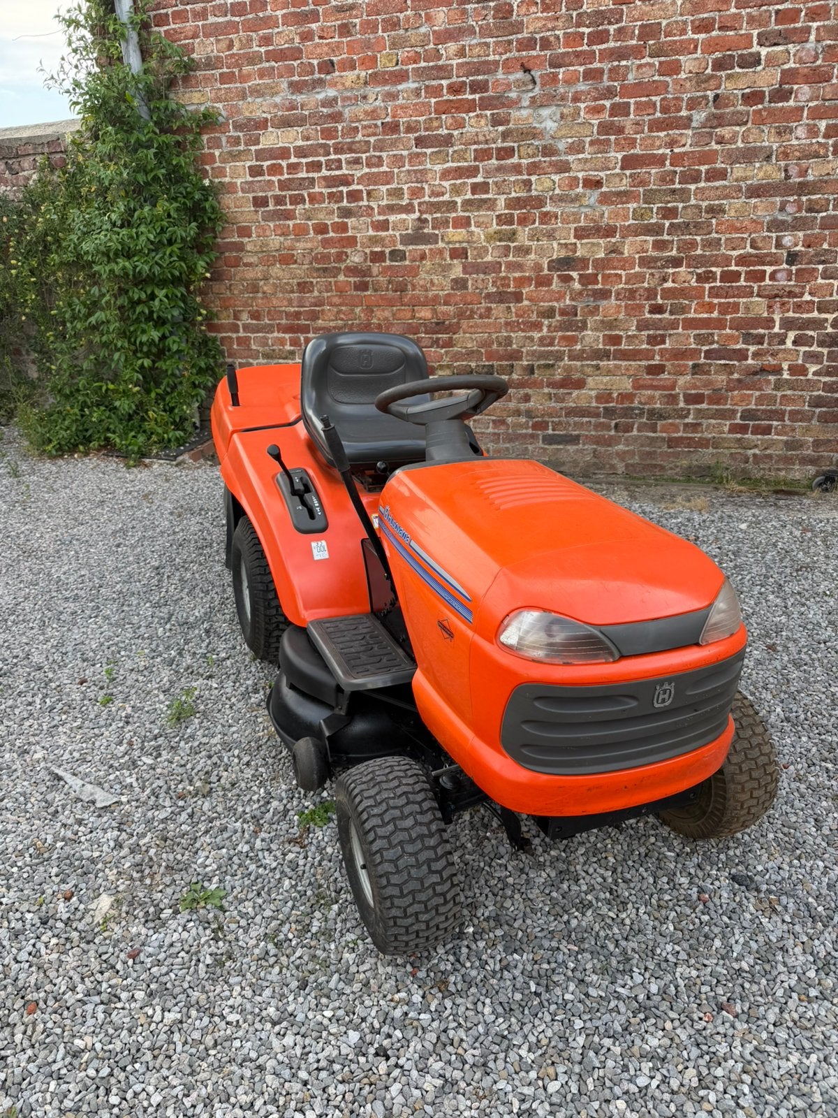 Tracteur tondeuse Husqvarna, Enlèvement, Comme neuf, Fonction de mulching, 90 à 120 cm