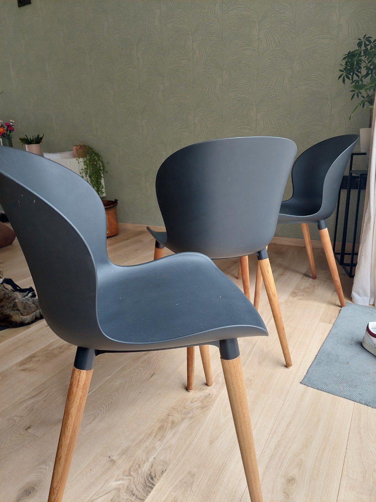 4 zwarte stoelen met afneembare houten poten., Bruin, Zo goed als nieuw, Vier, Ophalen