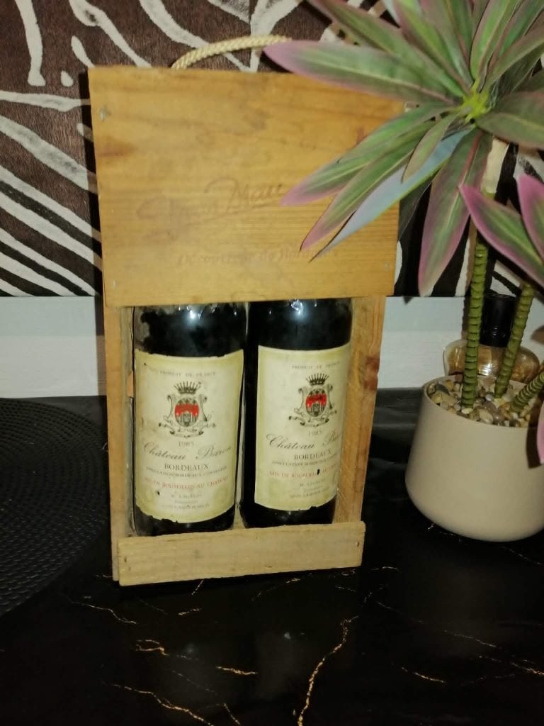 Set De Bouteille de Vin Chateau Baron 1985, Pleine, Comme neuf, Enlèvement, Vin rouge