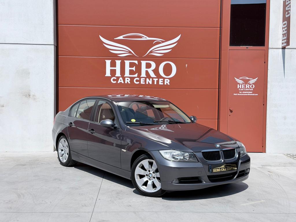 BMW 320i Benzine Euro 4 - Eerste eigenaar !, Auto's, BMW, Achterwielaandrijving, 139 g/km, 4 cilinders, Leder