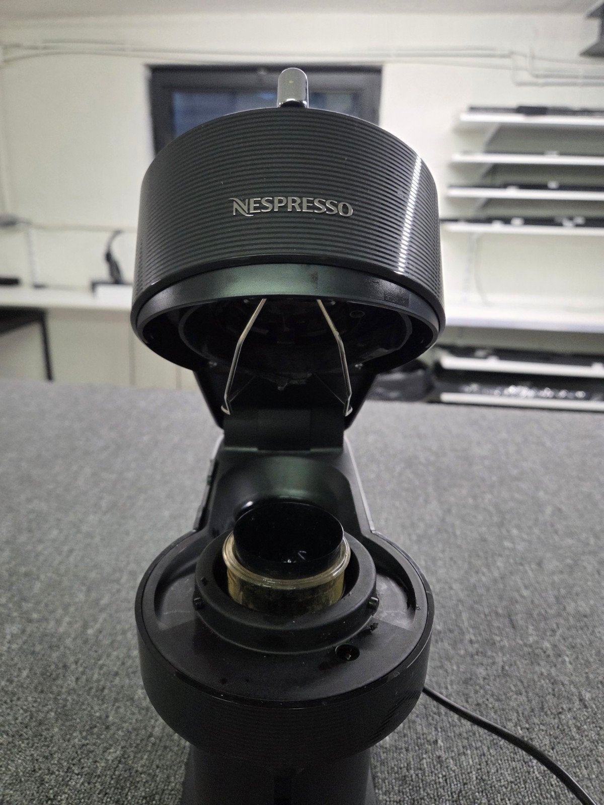 Nespresso Crups XN910, Elektronische apparatuur, Ophalen, Koffiepads en cups, Afneembaar waterreservoir