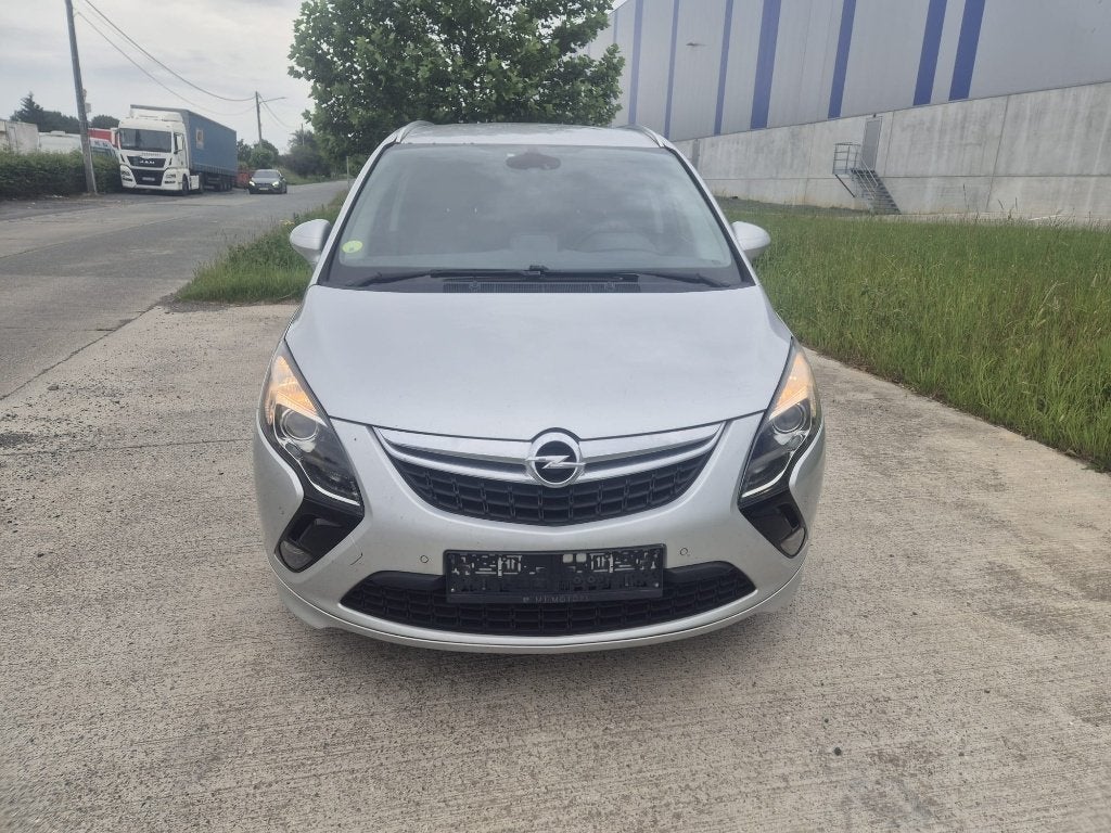 Opel zafira tourer 1.6 Diesel 5 Place, Auto's, Opel, Euro 6, Bedrijf, 5 deurs, Te koop