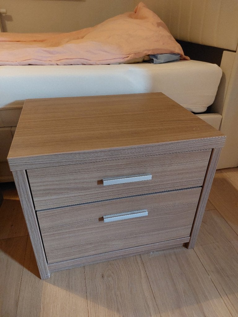 Table de nuit (2 disponibles), Enlèvement, Utilisé, Bois, 45 à 65 cm