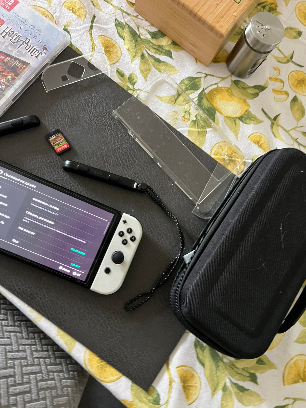 + deux jeux gratuits, Consoles de jeu & Jeux vidéo, Consoles de jeu | Nintendo Switch Lite, Enlèvement, Comme neuf