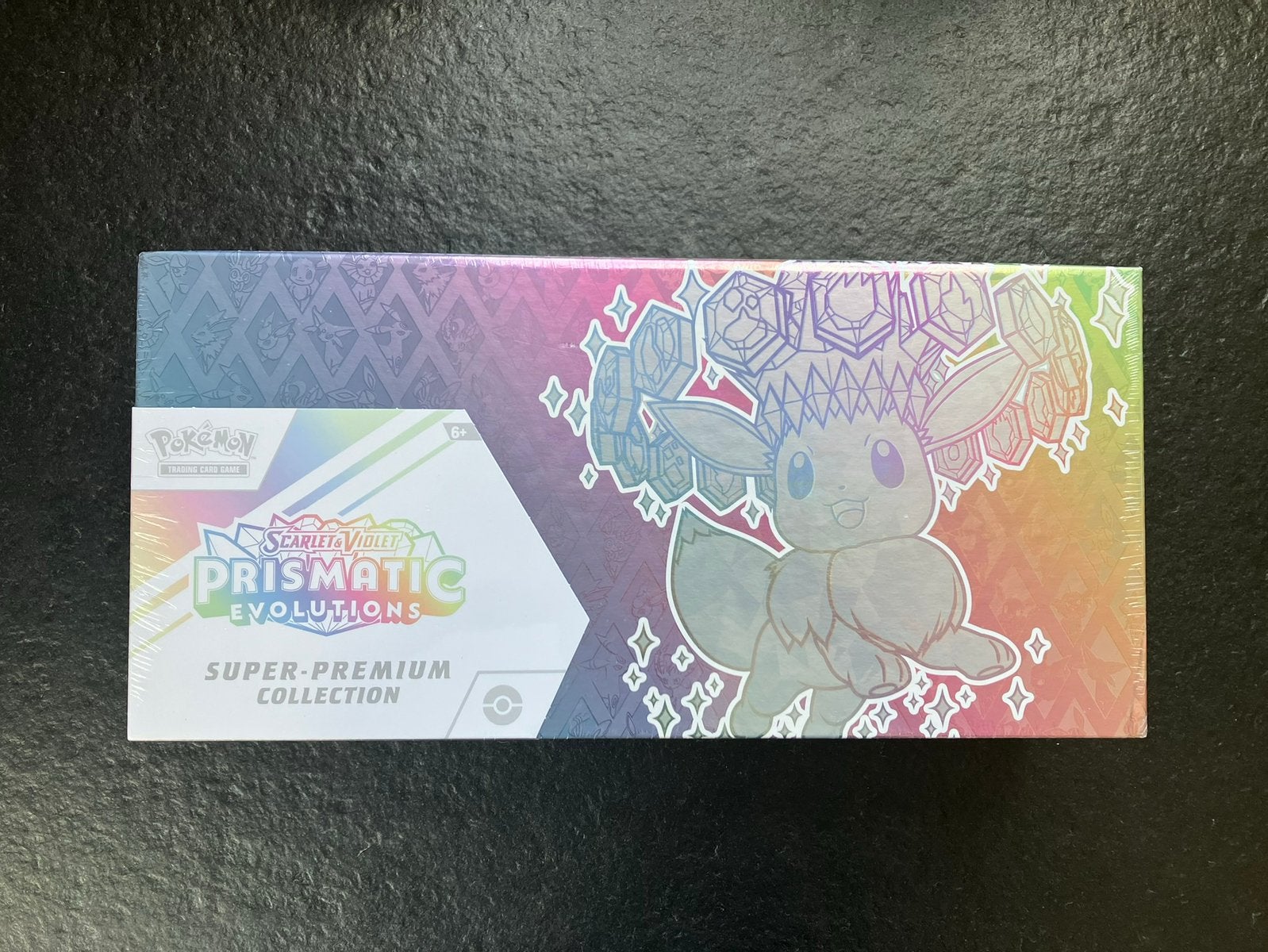 Pokémon Prismatic Evolutions Super Premium Collection Sealed, Ophalen of Verzenden, Nieuw, Speeldeck, Foil