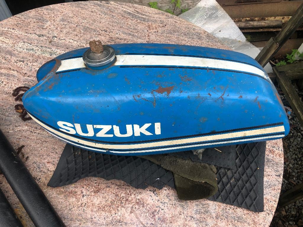 Suzuki set van 6 antieke tanks, Ophalen of Verzenden, Gebruikt