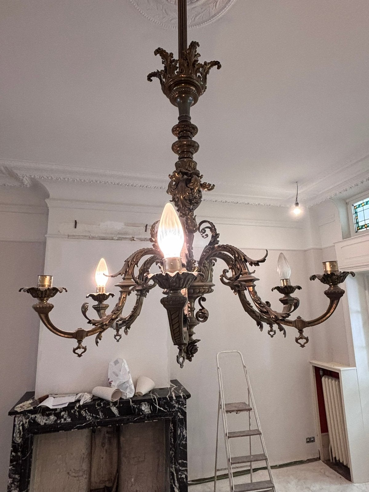 Franse bronzen luchter - Lacarrière Frères & Delatour, Huis en Inrichting, Lampen | Kroonluchters, Gebruikt, Ophalen