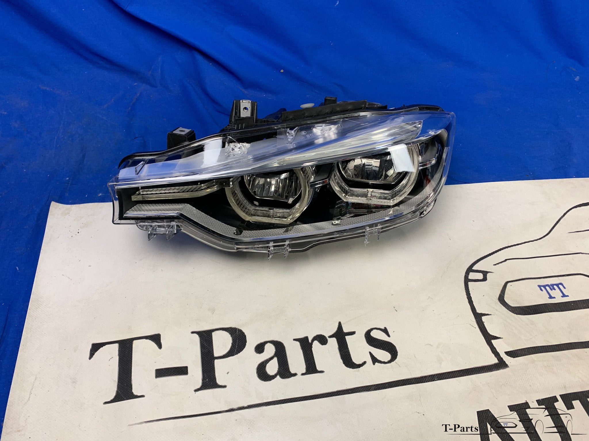 Bmw 3 serie F30 koplamp LCI links 8738711-02 lamp, Petuelring 130
80788  Munich, DE, Gebruikt, Info@bmw.de, BMW