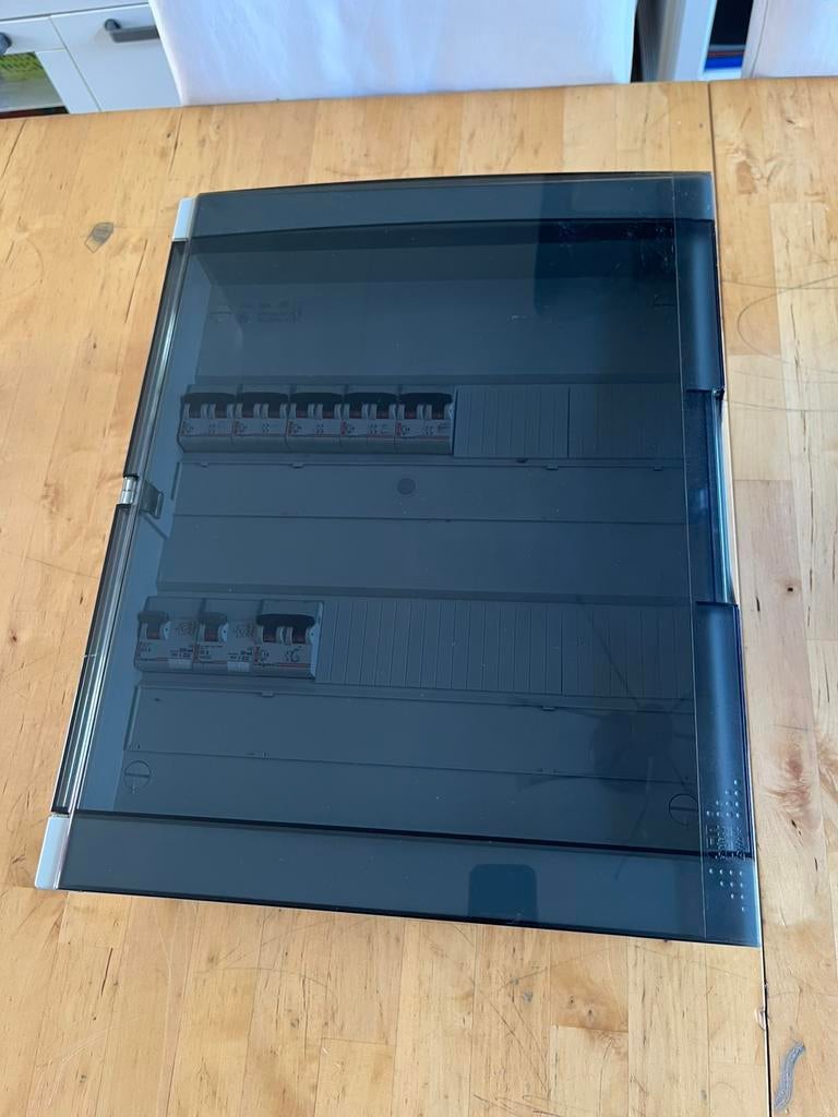 Coffret électrique, Enlèvement, Comme neuf