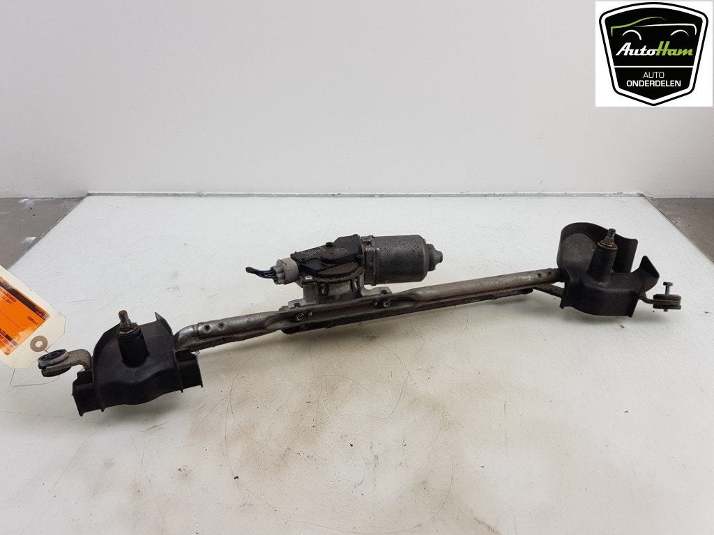 MOTEUR + TRINGLERIE ESSUIE GLACE AVANT Swift (ZA / ZC / ZD), Suzuki-Allee 7
64625  Bensheim, DE, Suzuki Deutschland GmbH, Kontakt@suzuki.de