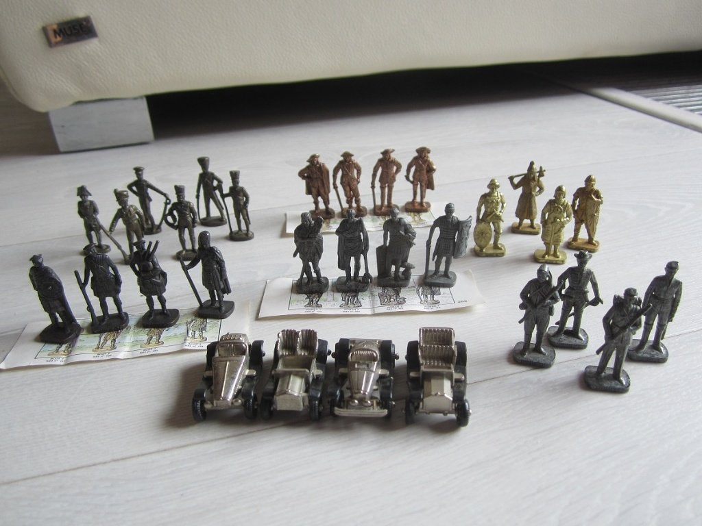 Séries Kinder métalliques complètes - voir photos, Verzamelen, Verrassingseieren, Ophalen of Verzenden, Zo goed als nieuw, Steekfiguren