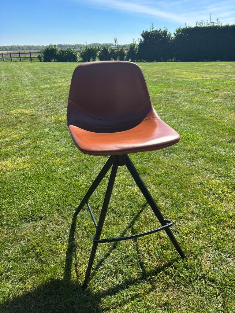 8 barstoelen, Avec repose-pieds, Enlèvement, Utilisé, Cuir