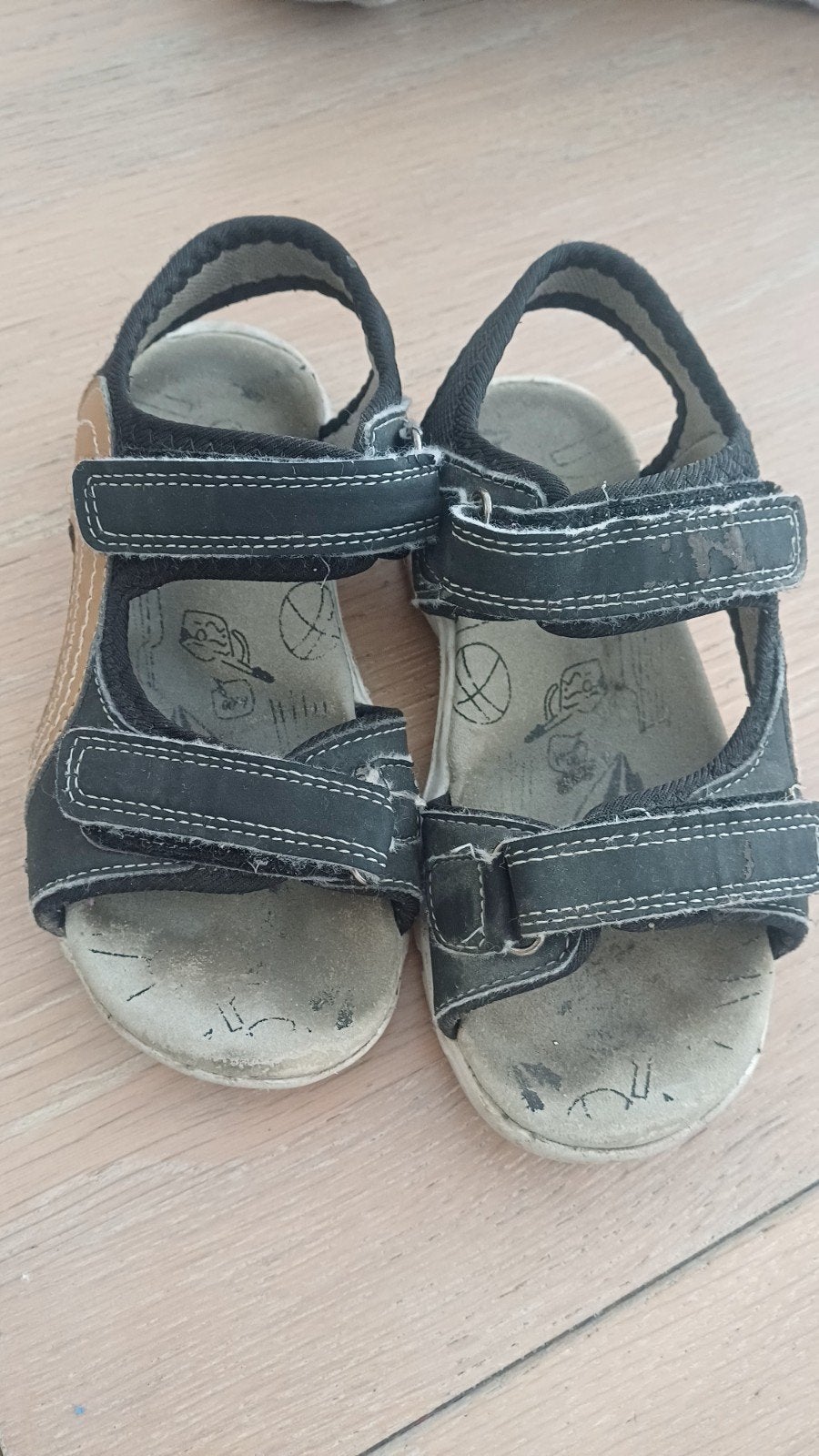 Jolies sandales pour garçons, Enfants & Bébés, Garçon, Enlèvement ou Envoi, Bottines, Utilisé