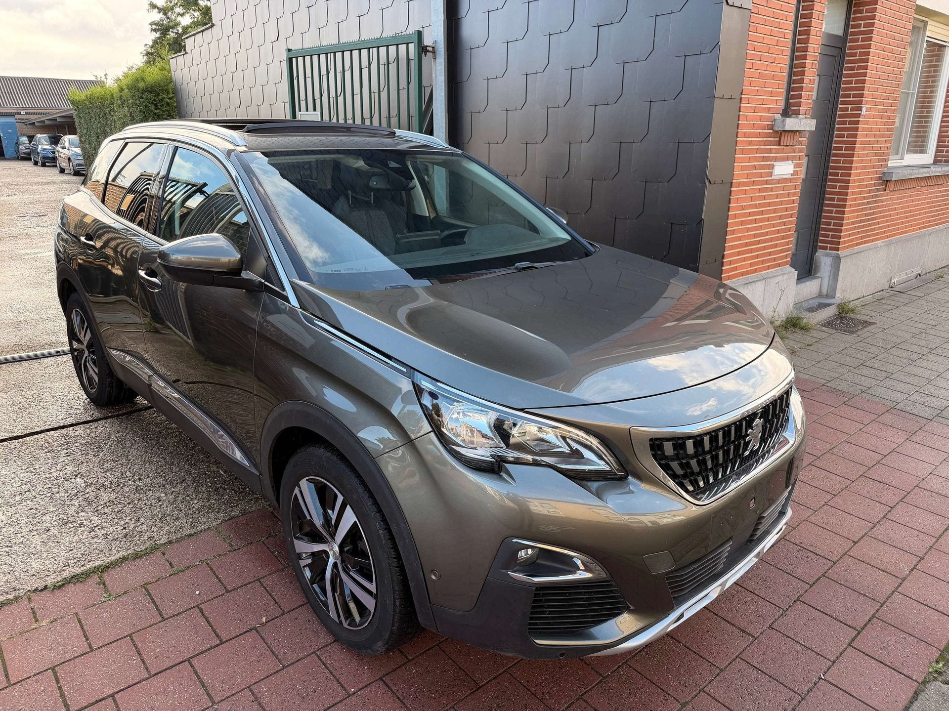 Peugeot 3008 1.2 EDITION ALLURE | PANODAK | CARPLAY | 360 CA, Auto's, Dealer onderhouden, Gebruikt, 1199 cc, https://public.car-pass.be/vhr/d77e0b6d-ec6f-4612-9c8f-0eb9e5bd414f