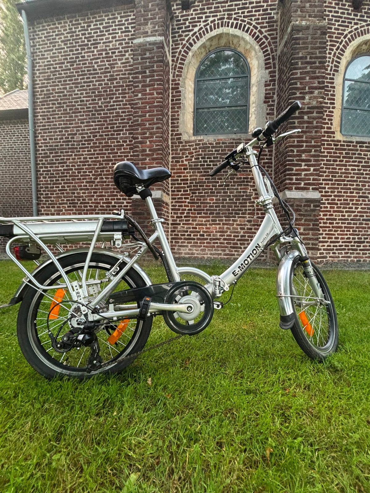 Electrische plooifiets merk:E-motion folda 20, Ophalen, Zo goed als nieuw