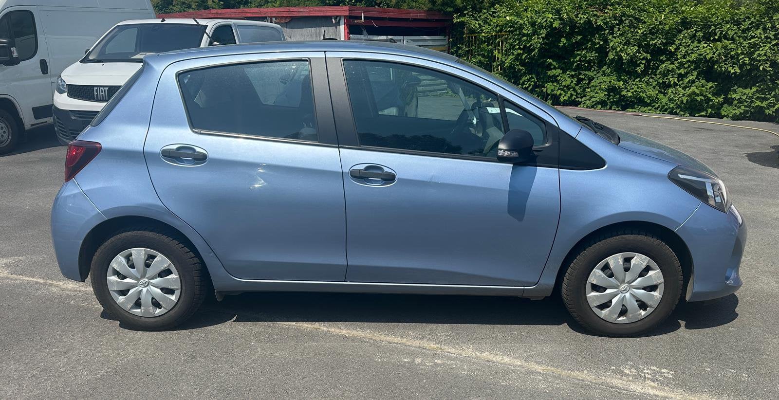 TOYOTA YARIS 2015 170000km, Auto's, Automaat, Leder, Bedrijf, Yaris
