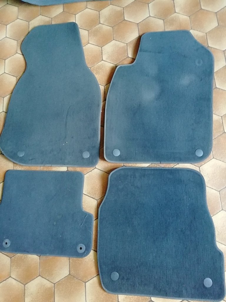 4 tapis AUDI, Enlèvement