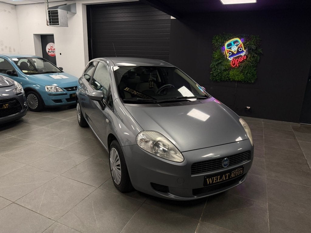 FIAT PUNTO 87,000 KM BENZINE TOP STAAT, Autos, Argent ou Gris, Achat, Entreprise, Noir