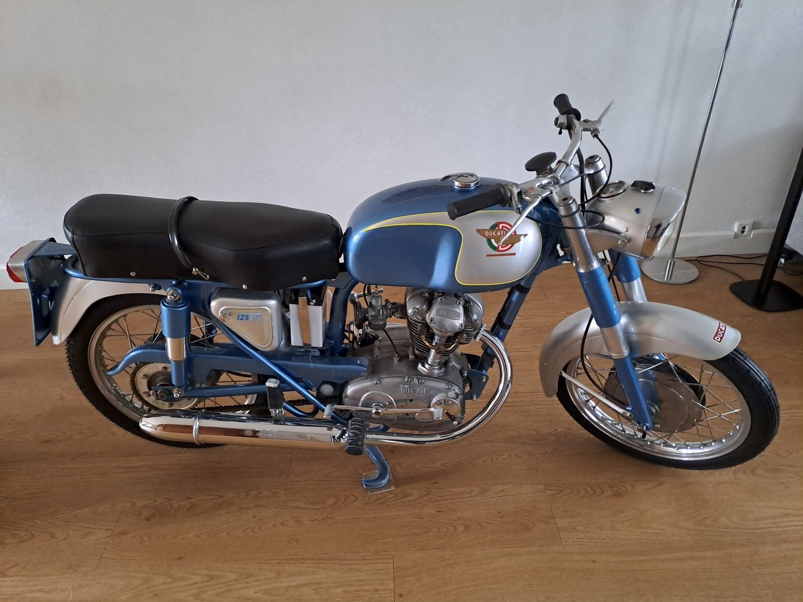 Ducati 125 TS - Oldtimer - Nieuwstaat, Nieuw, 125 cc, 11 kW of minder, Handgeschakeld