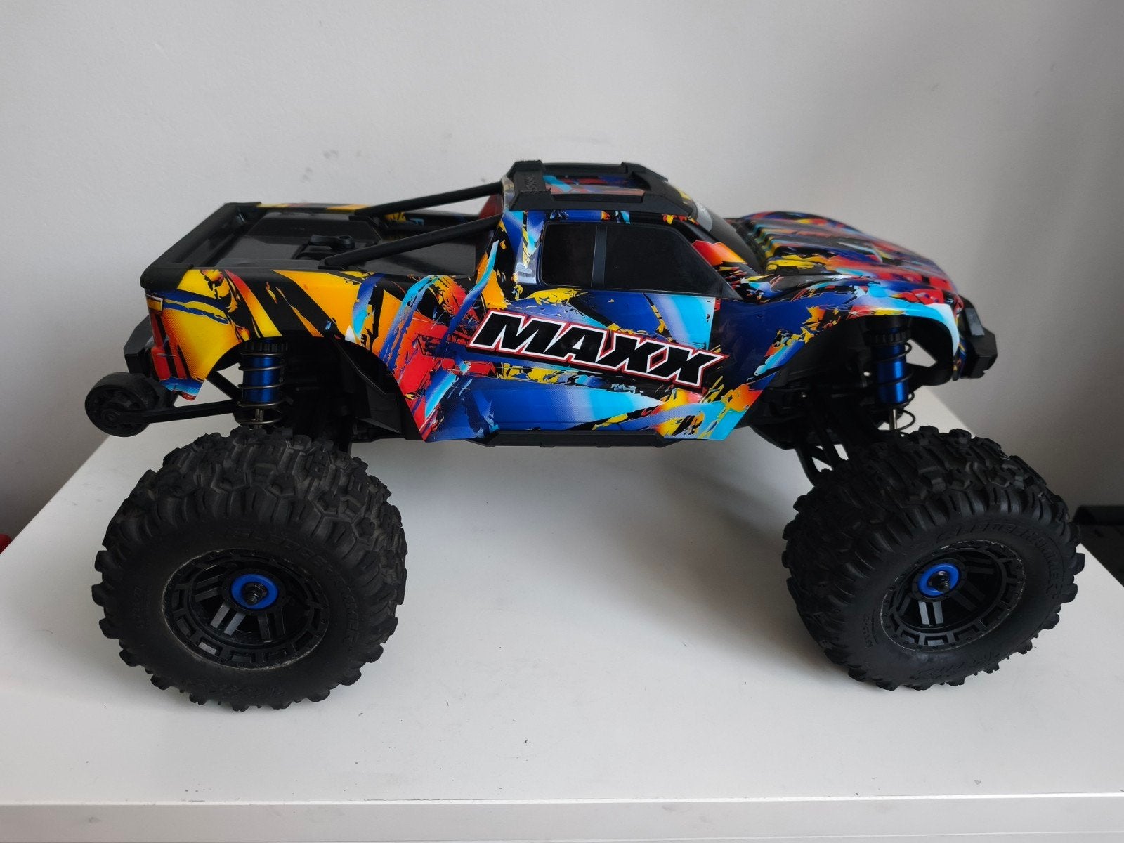 Traxxas Maxx 4S Complet – Prêt à rouler
Je vends Traxxas Max, Hobby en Vrije tijd, Auto offroad, Zo goed als nieuw, Schaal 1:10