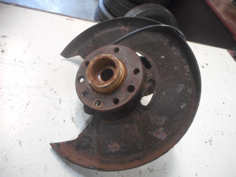 WIELNAAF LINKS VOOR Saab 9-5 (YS3E) (01-1997/12-2009), Gebruikt, Saab