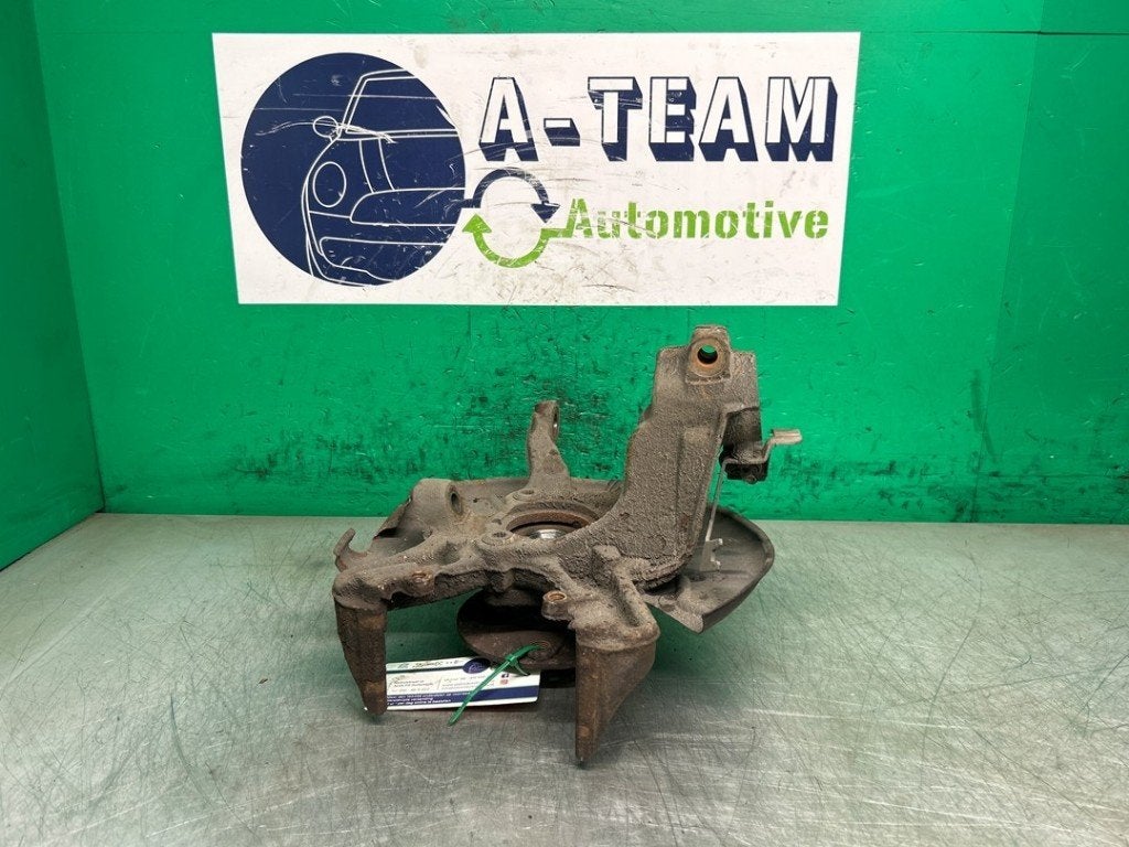 FUSEE LINKS VOOR Skoda Octavia Combi (1Z5) (01-2004/06-2013), Gebruikt, Info@skoda-auto.de, Skoda, Max-Planck-Straße  3-5
64331  Weiterstadt, DE