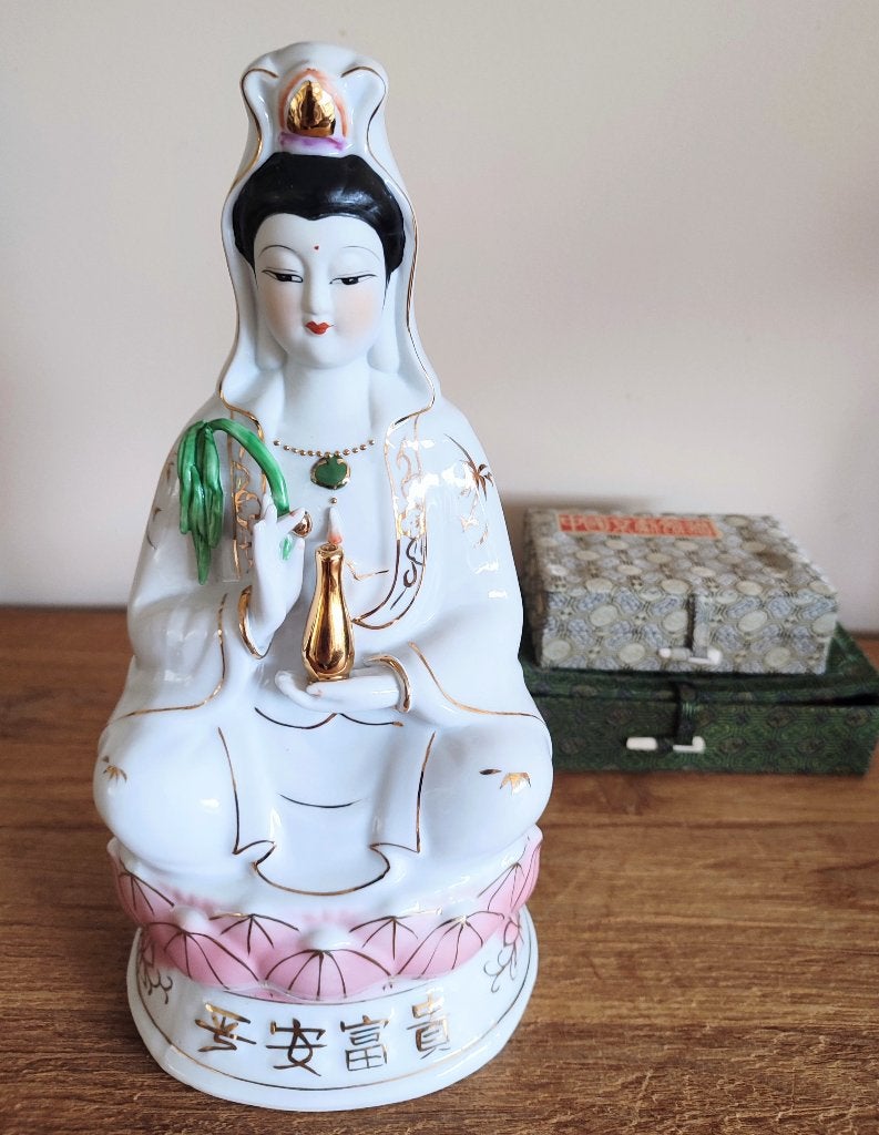 Guanyin/Kwanyin beeld, gemerkt Cí shì yì míng, Antiek en Kunst, Ophalen of Verzenden