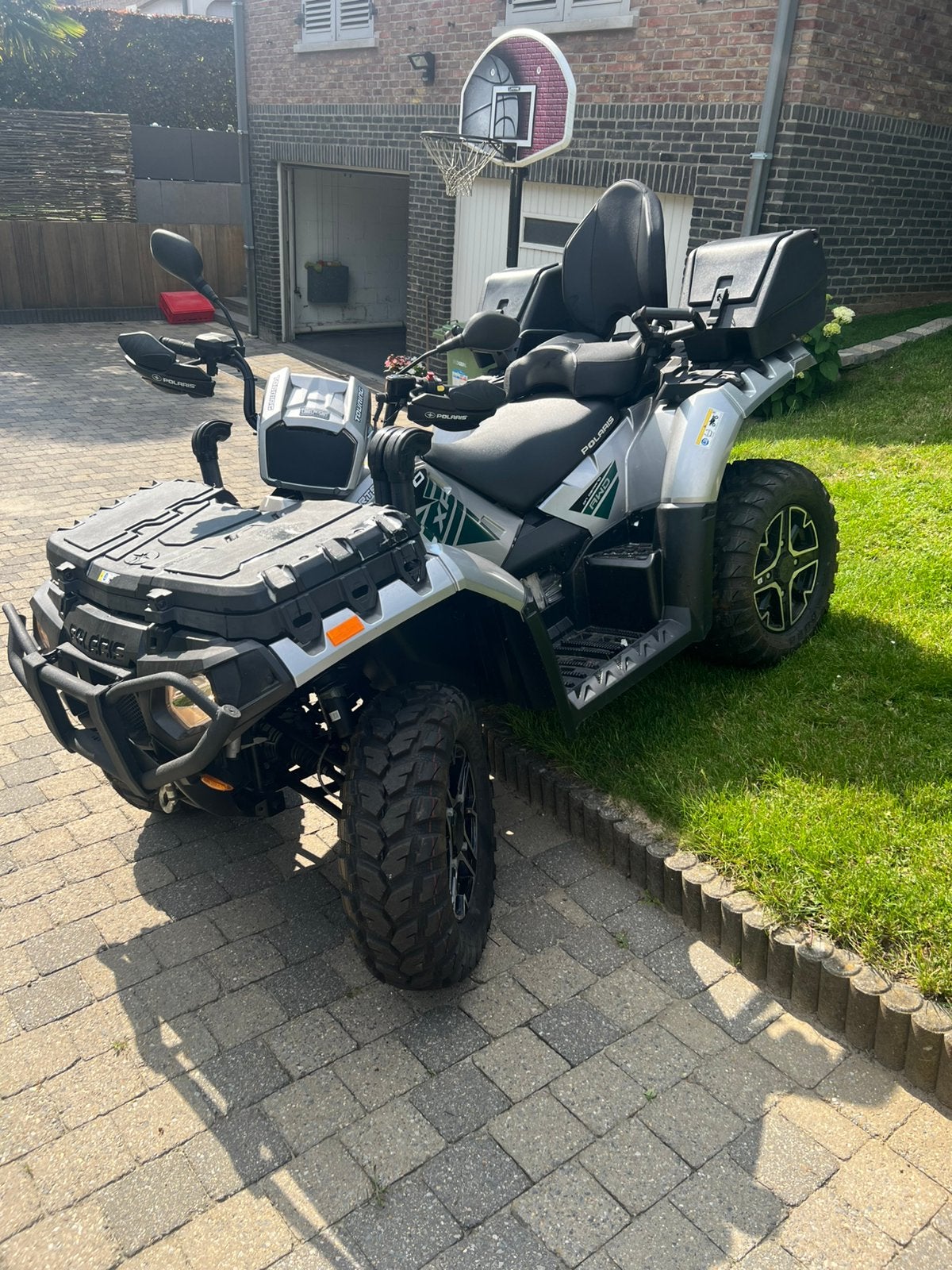 Polaris sportman 1000  touring, 2 cilinders, 1000 cc