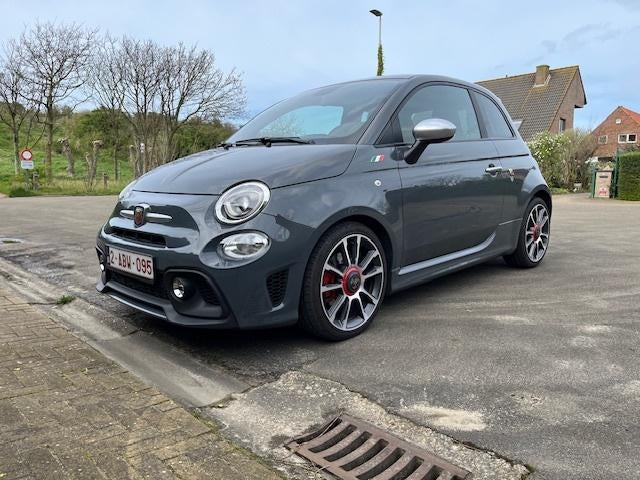 prachtige Abarth 595 Turismo in showroomstaat.., Auto's, Abarth, 4 cilinders, Leder, 1400 cc, Particulier