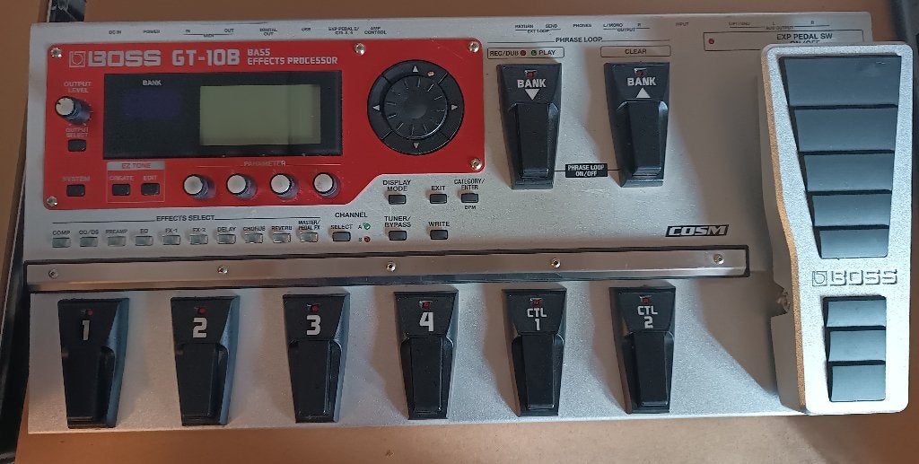 Boss gt-10b basgitaar multi effect, Muziek en Instrumenten, Ophalen of Verzenden, Gebruikt, Multi-effect