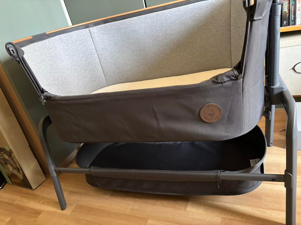 Co-sleeper wieg Maxi Cosi Iora zoals nieuw incl. Lakens, Ophalen, Wieg