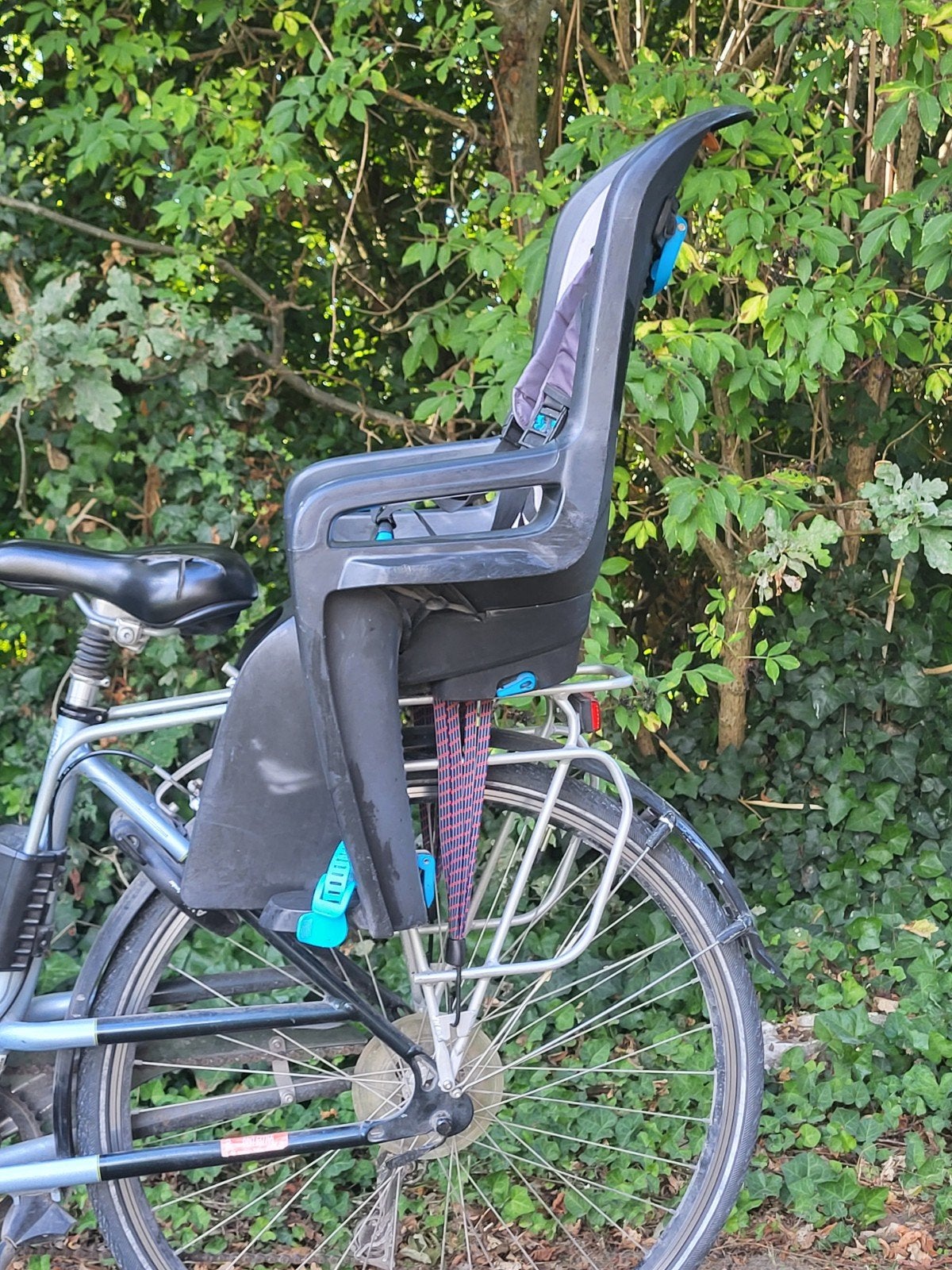 Kinderzitje Thule, Ophalen