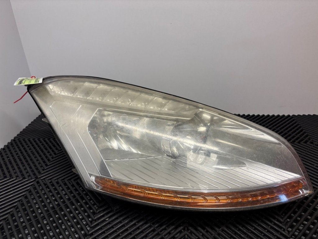 PHARE / OPTIQUE AVANT DROIT Citroën C4 Grand Picasso (UA), Citroën, Utilisé, Rixbecker Straße 75
59552  Lippstadt, DE, Info@forvia.com
